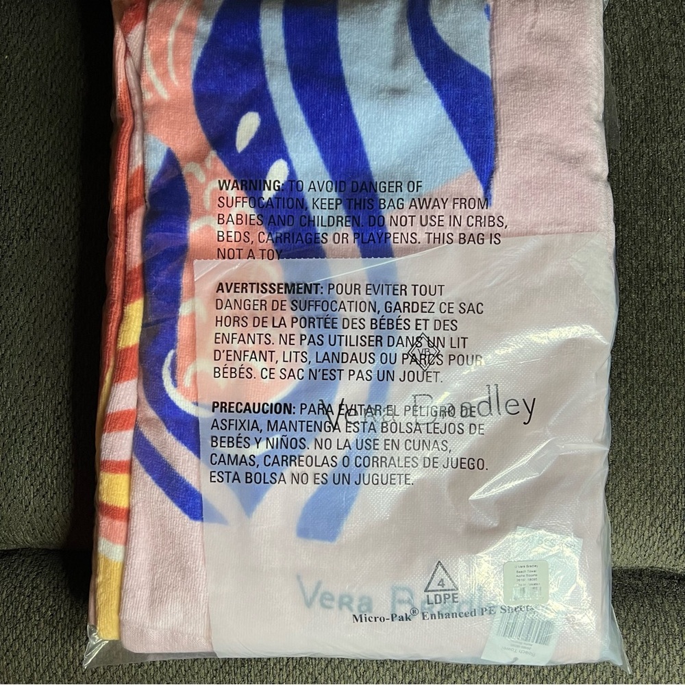 Vera Bradley ALOHA BLOOMS Beach towel 66" NWT - Picture 2 of 4
